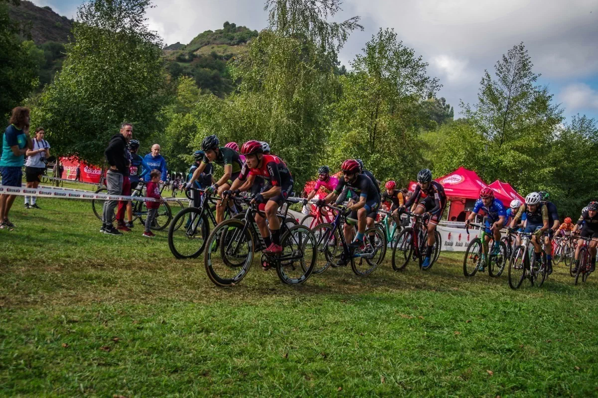 Comenzó la temporada de ciclocross en el País Vasco con dos podios para Bikezona