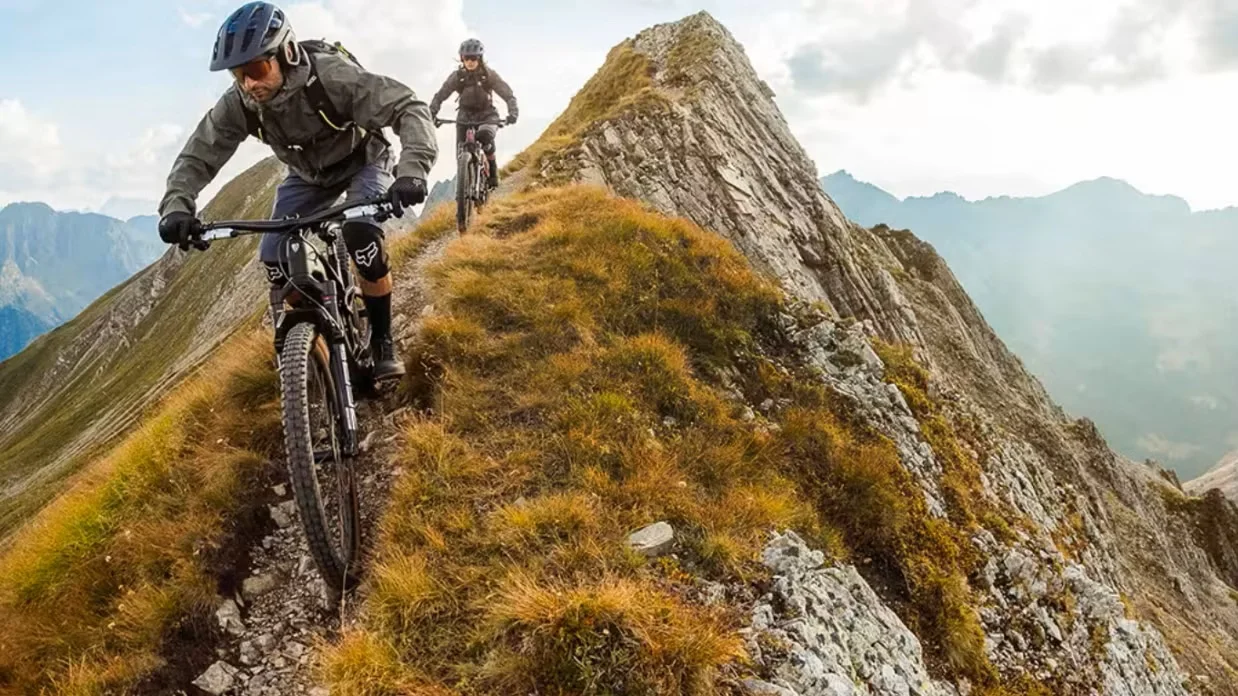 Cómo Elegir la e-Bike Ideal para los Terrenos más Agresivos y Recorridos más Largos Cómo Elegir la e-Bike Ideal para los Terrenos más Agresivos y Recorridos más Largos