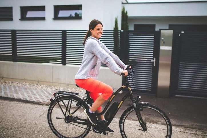 Conquista la ciudad con estilo gracias a las bicicletas eléctricas