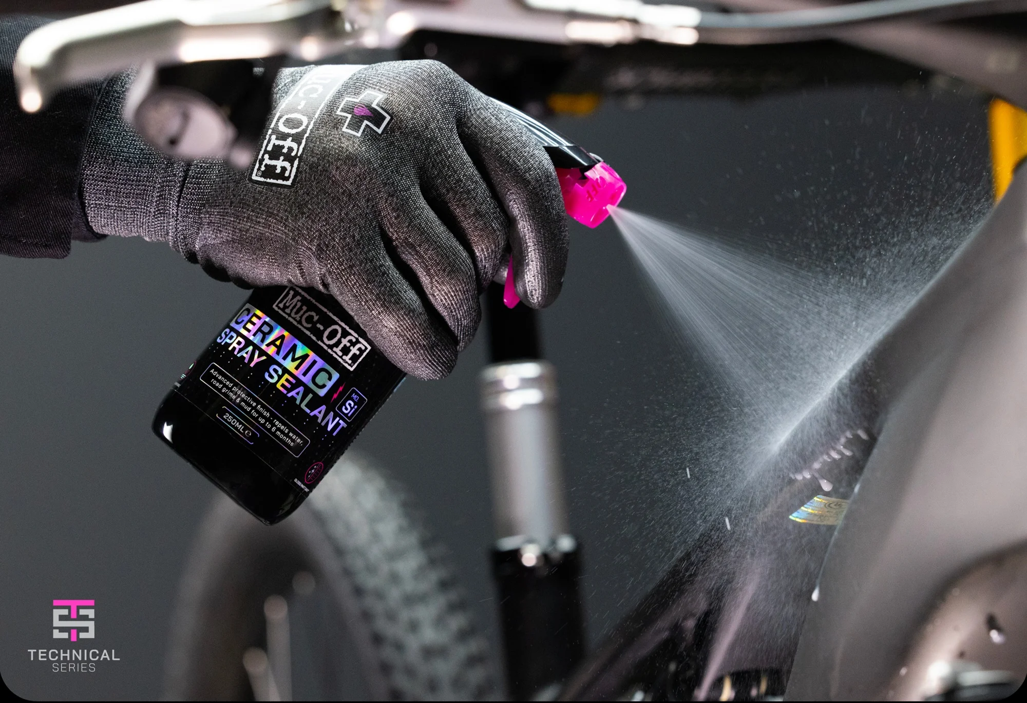 Consigue el brillo extremo y la máxima protección para tu bicicleta con Muc-Off Ceramic Spray Sealant