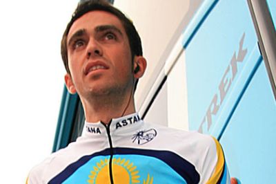 Contador sufre una pajara en la Paris Niza