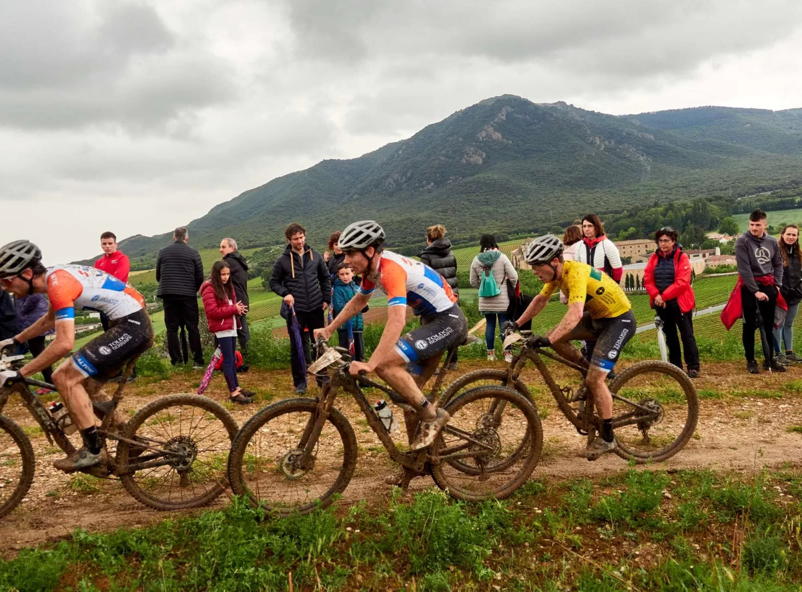 Copa BTT Caja Rural: Gabriel Torralba y Edurne Izcue desafían al barro y la lluvia en Ayegui