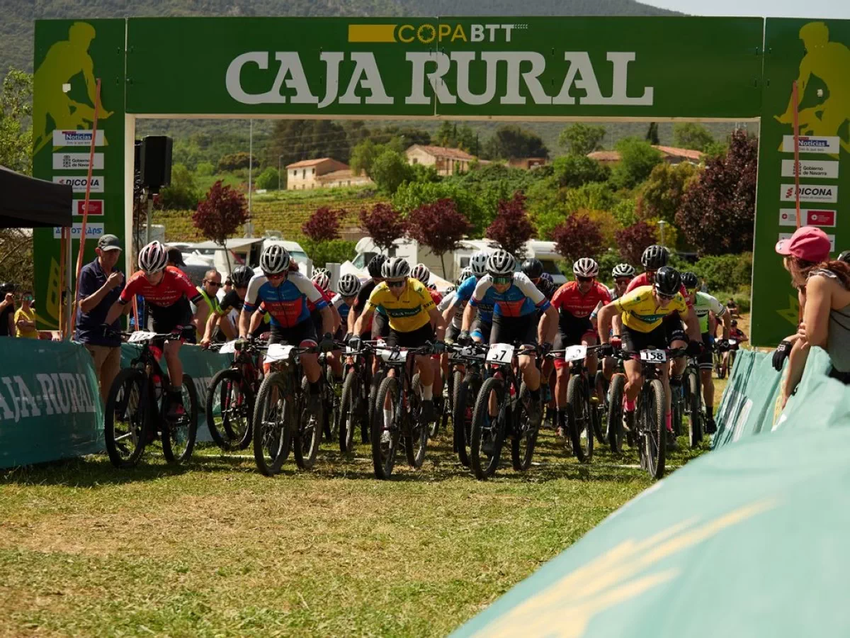 Copa Caja Rural BTT: Jesus Torres y Estibaliz Sagardoy dominan en solitario en Ayegui