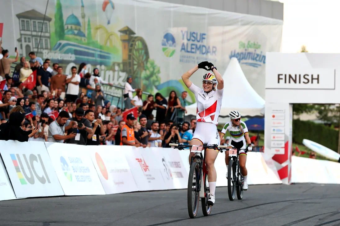 Copa del Mundo UCI Mountain Bike Eliminator: Fromberger dobla, Serres contraataca