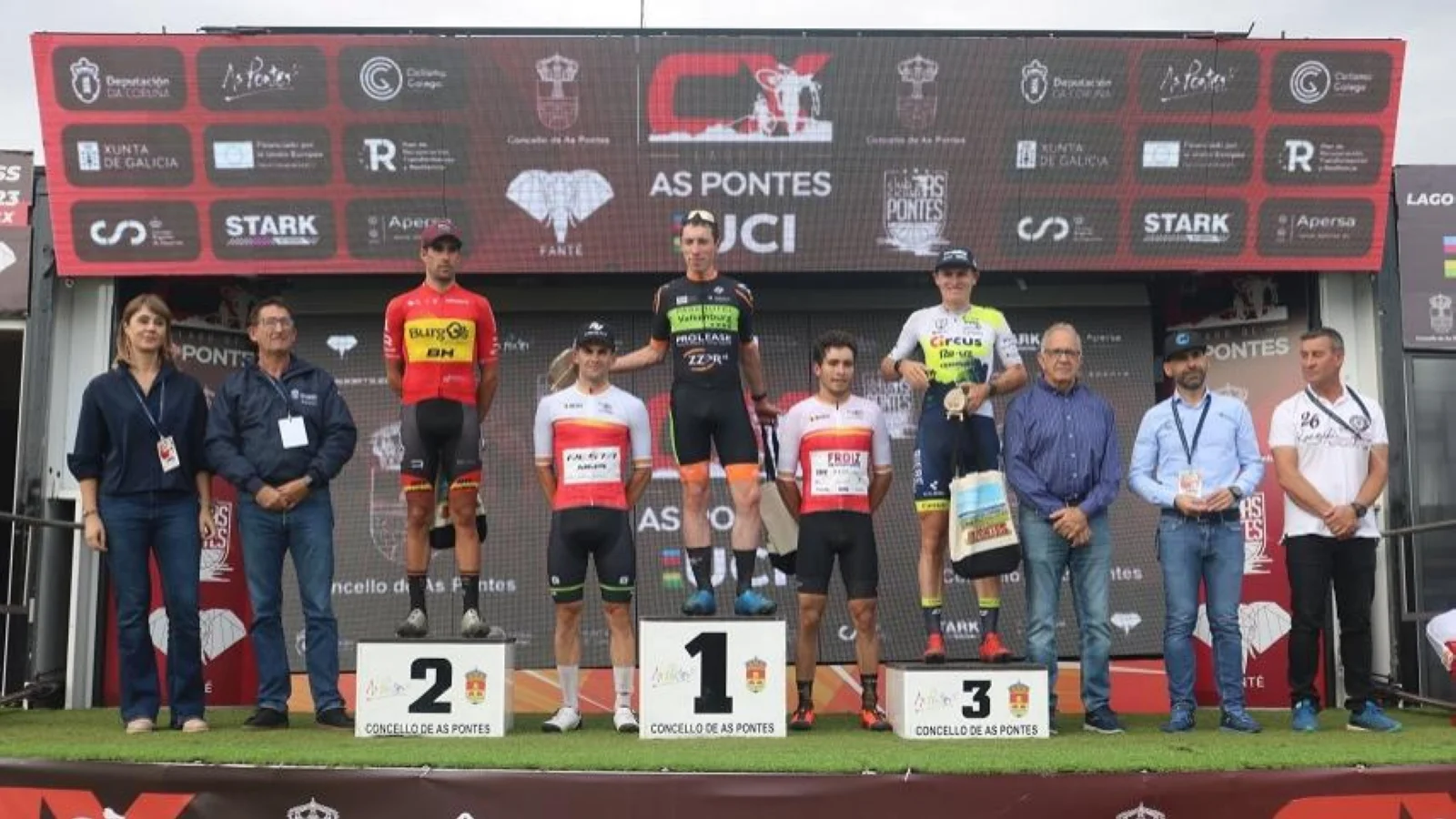 Copa de España de Ciclocross: Jens Dekker y Laura Verdonschot ganan en el Lago de As Pontes