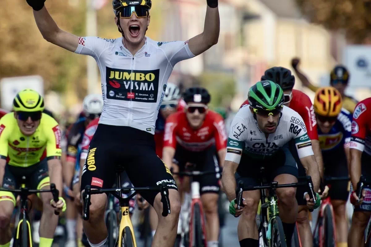 Cuarto puesto para Jon Aberasturi en el sprint masivo de Otocac