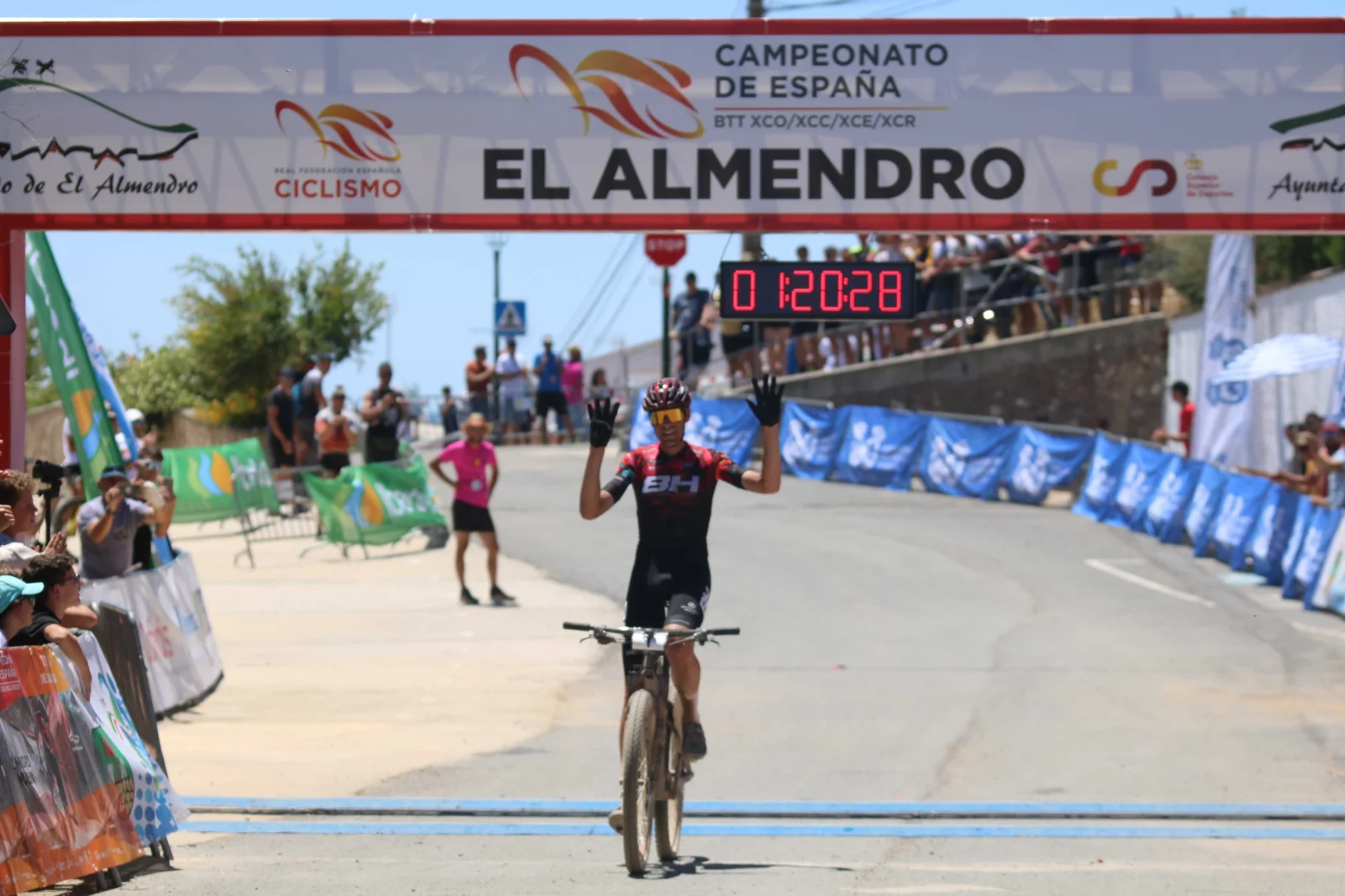 David Valero hace historia al sumar su noveno Campeonato de España de MTB XCO