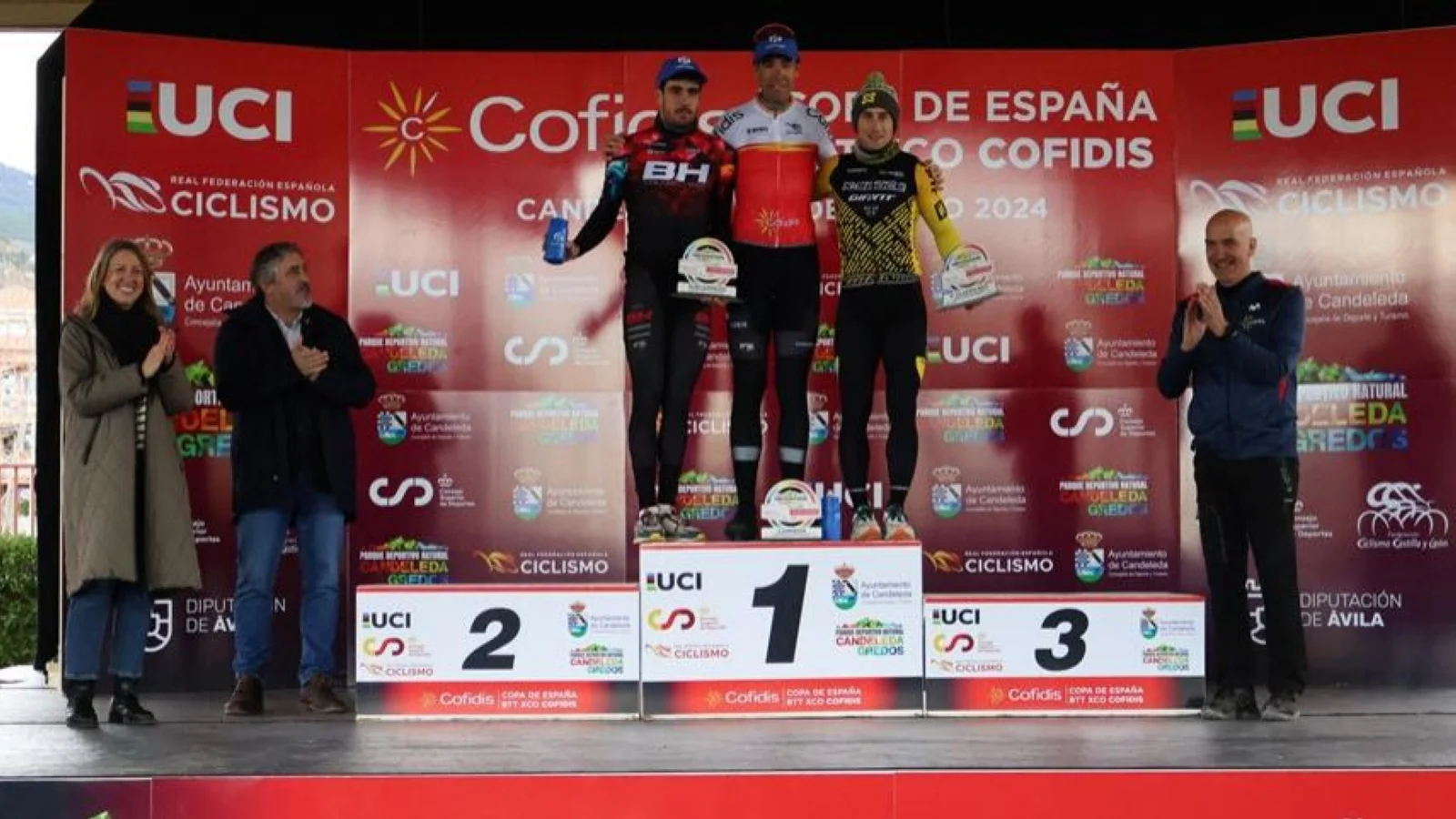 David Valero y Janika Loiv lideran la Copa de España de MTB XCO tras ganar en Candeleda