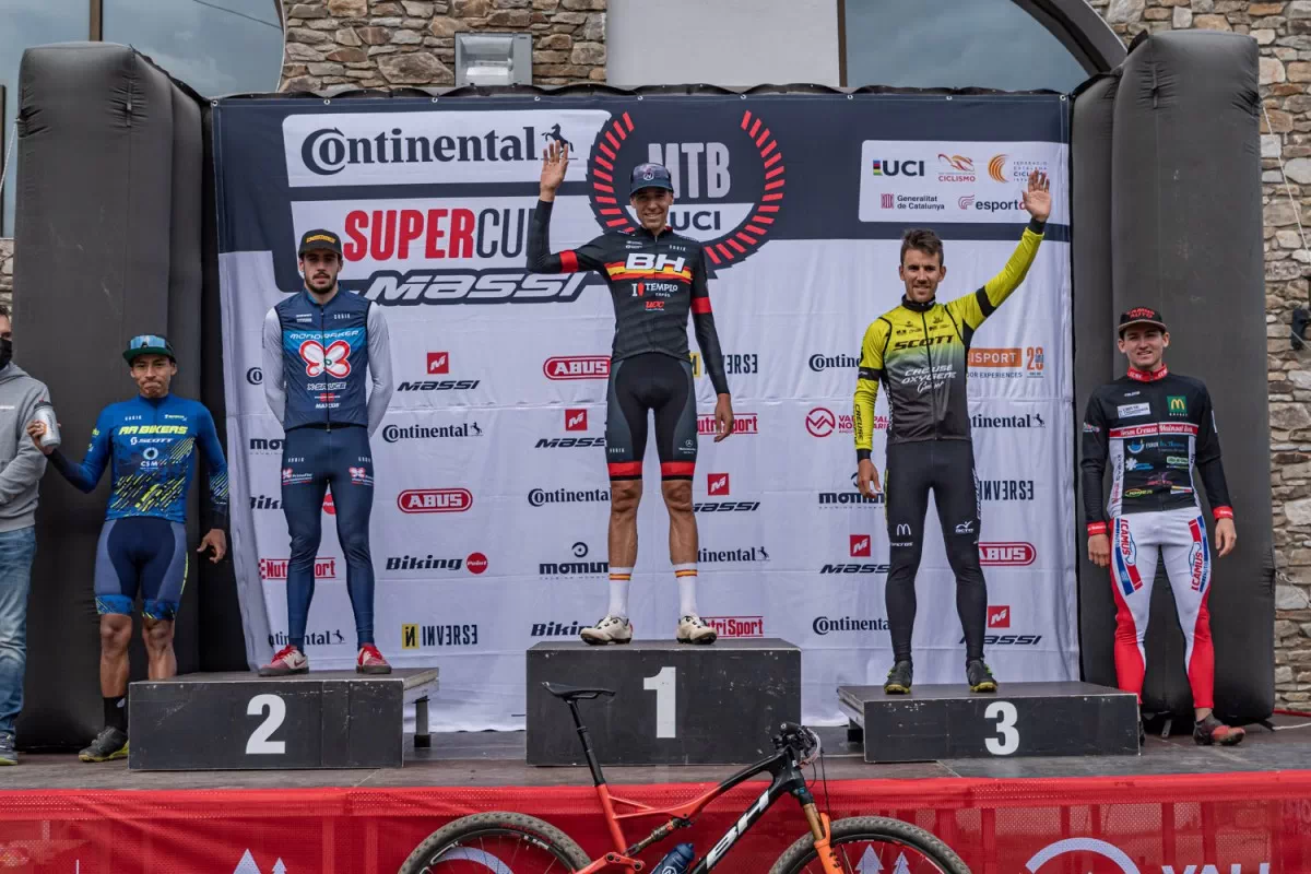 David Valero y Rocío García dominan y ganan en Vallnord