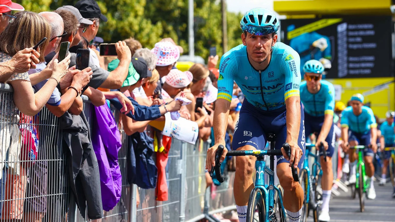 Davide Ballerini extiende su contrato con el equipo Astana Qazaqstan Team