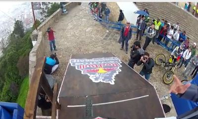 Vídeo: Increíble descenso urbano en Colombia