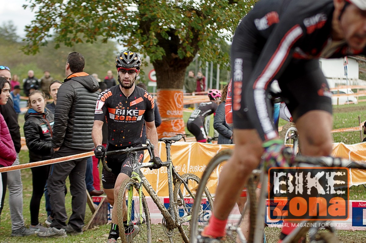 Dos triunfos para el BikeZona Team en los Campeonatos de Bizkaia de ciclocross