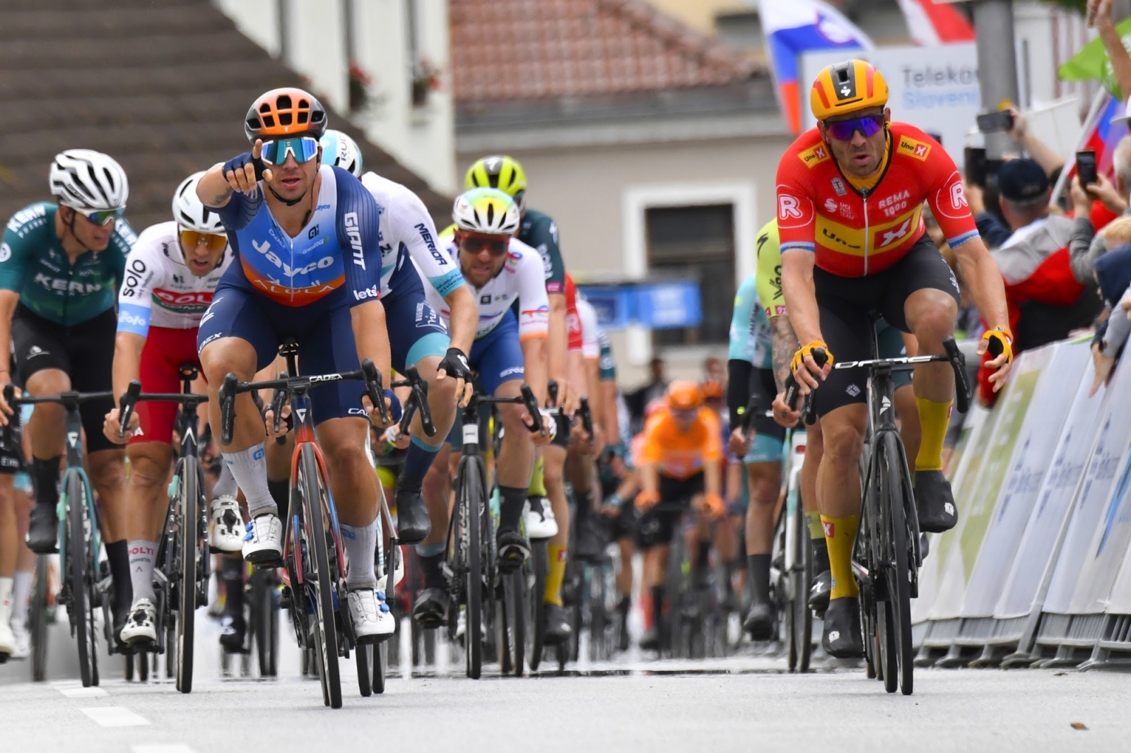 Dylan Groenewegen repite victoria en la primera etapa del Tour de Slovenia