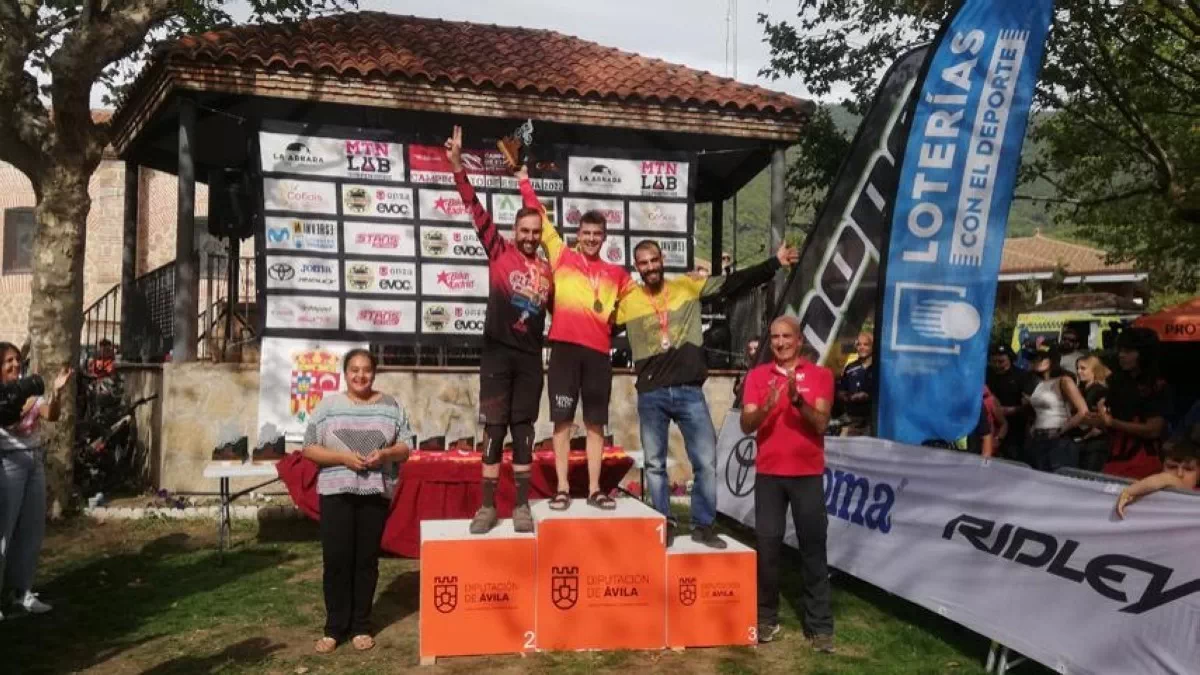 Edgar Carballo y Sara Yusto repiten como campeones de España de Enduro tras su victoria en La Adrada