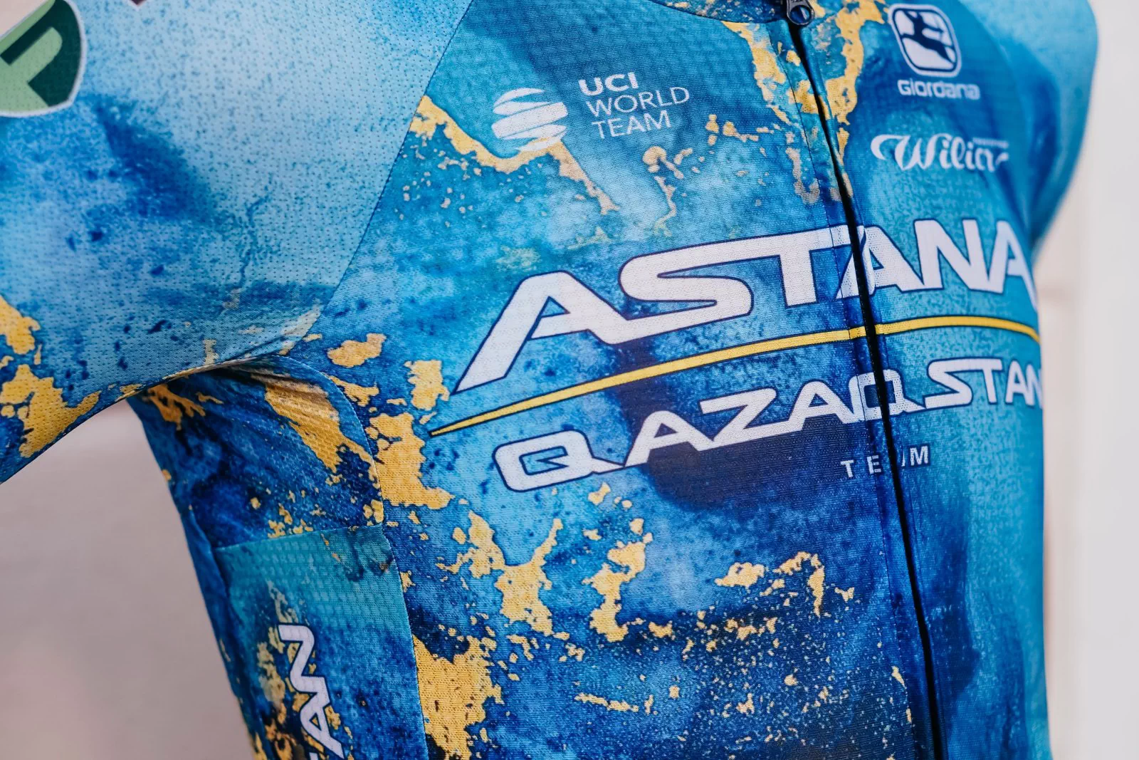 El Astana Qazaqstan Team estrenará en Bilbao su nuevo maillot para el Tour de Francia 2023