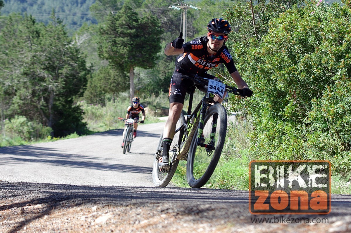 El Bikezona Team no falla en su cita con la Vuelta a Ibiza BTT