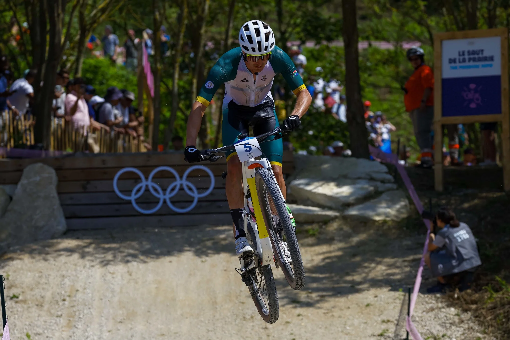 El campeón mundial de XC MTB Alan Hatherly se une al Team Jayco AlUla de carretera