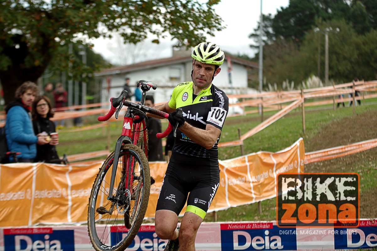 El cinco veces campeón de España Javier Ruiz de Larrinaga se retira a final de temporada