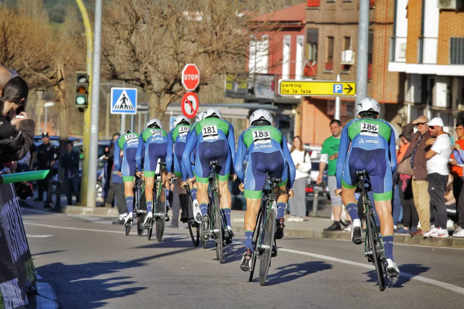 El equipo Finisher vence la contrarreloj de Plasencia y Diego Uriarte se pone líder 