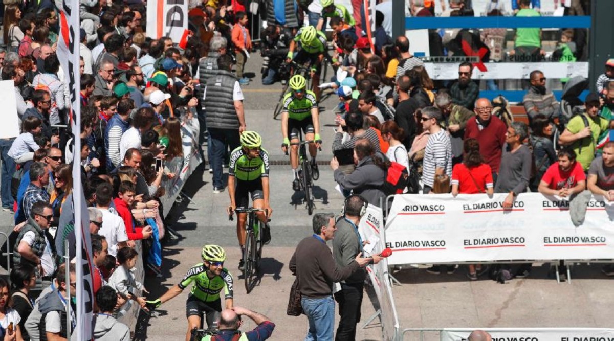 El Euskadi-Murias rumbo a la Vuelta a Asturias