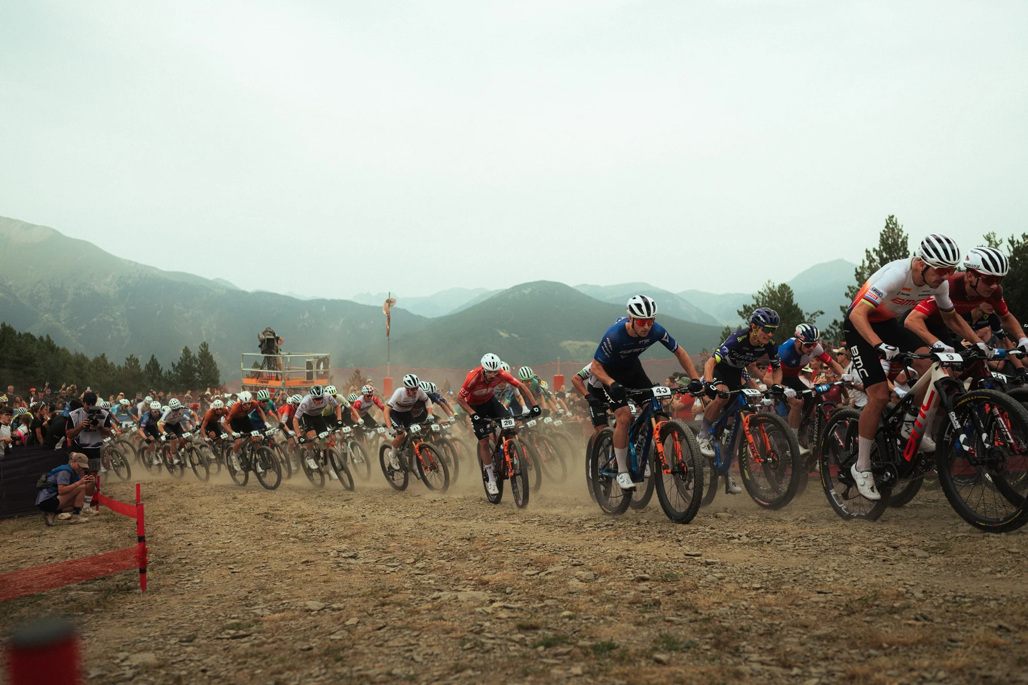 Adrien Boichis y Jenny Rissveds se hacen con la victoria de la Copa del Mundo XCO en Pal Arinsal