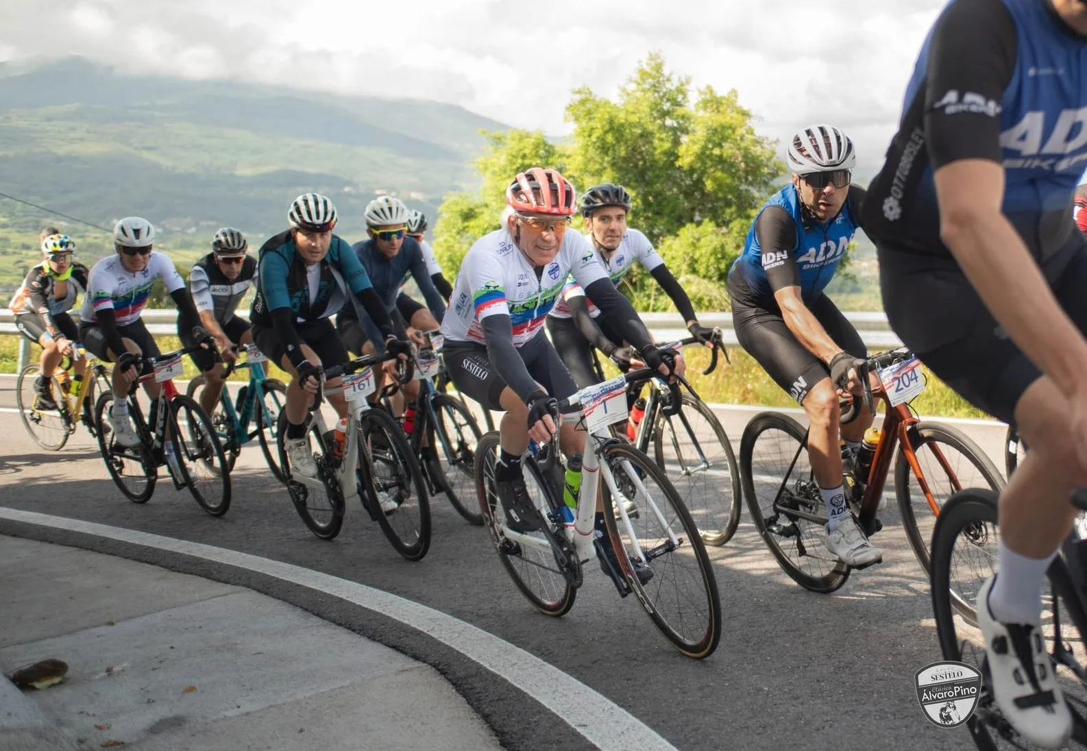 El gran fondo cicloturista regresa a Ponteareas con la Sestelo Clásica Álvaro Pino 2025