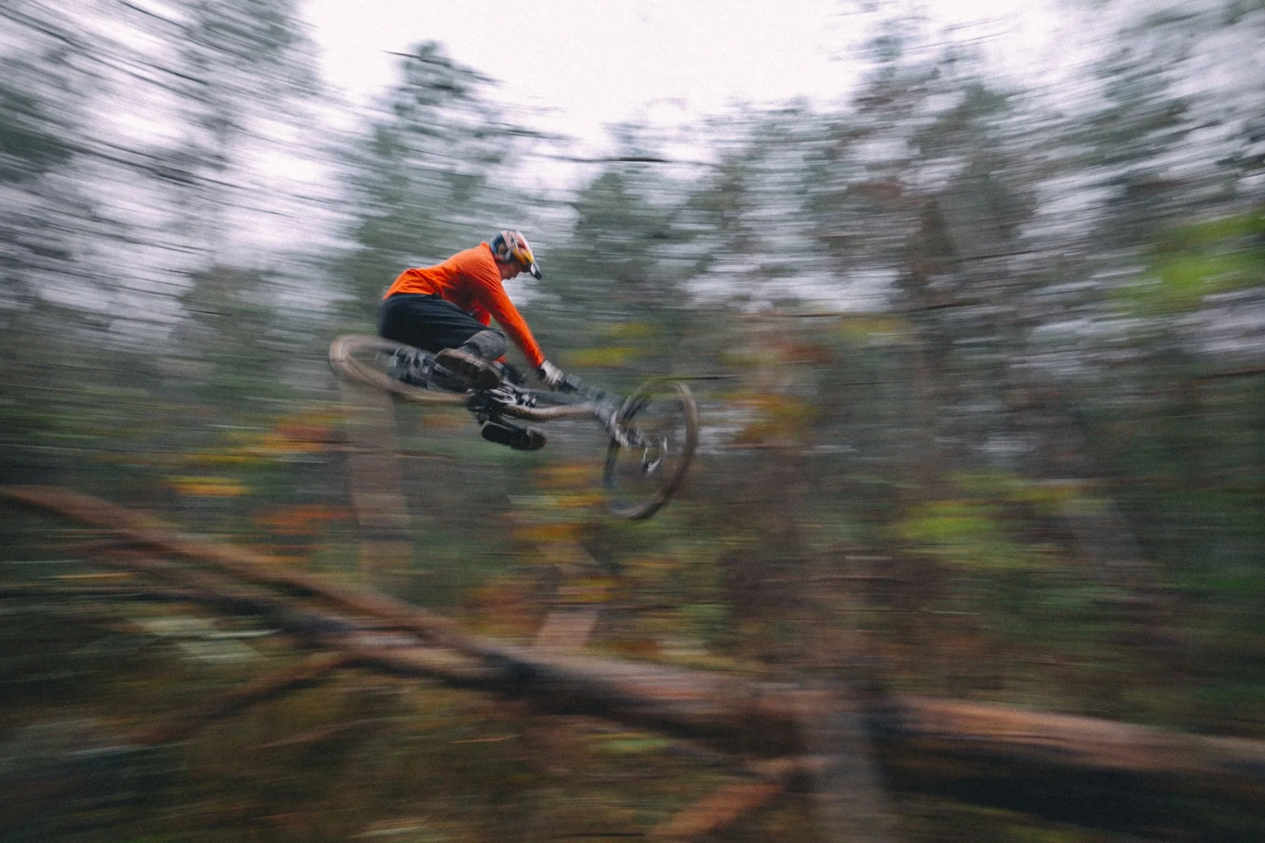 El hipnótico video Pattern de Thomas Genon lleva el MTB a una nueva dimensión