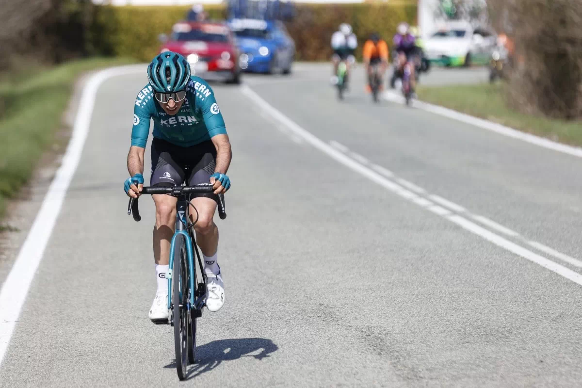 El joven Ibon Ruiz se queda a las puertas de la victoria en la segunda etapa de la Itzulia