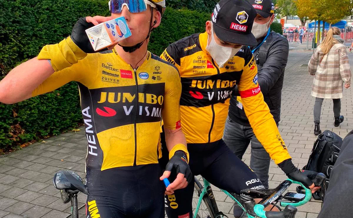 El Jumbo-Visma segundo equipo que dice adiós al Giro por Coronavirus