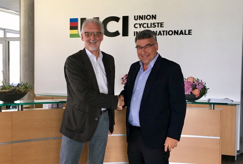 El presidente de la UCI recibe al Euskadi Basque Country – Murias Taldea