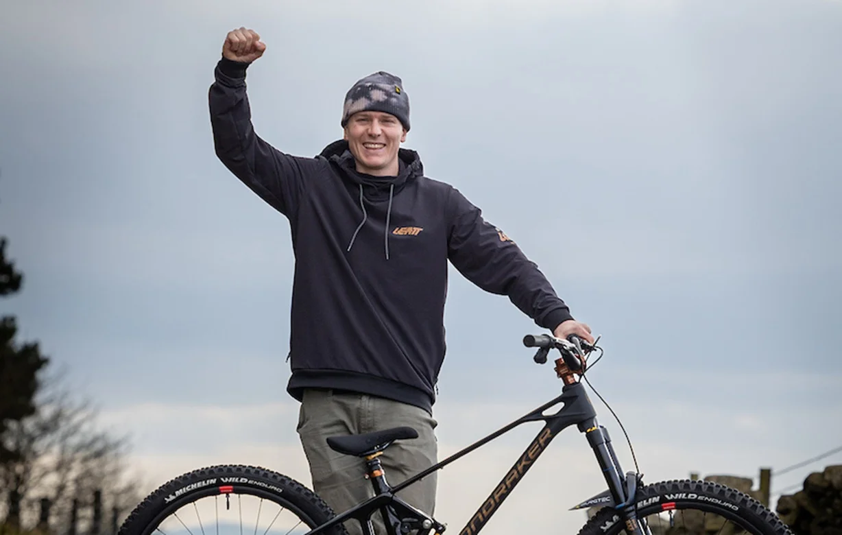 El rider británico Sam Dave Hockenhull se une a la familia Mondraker