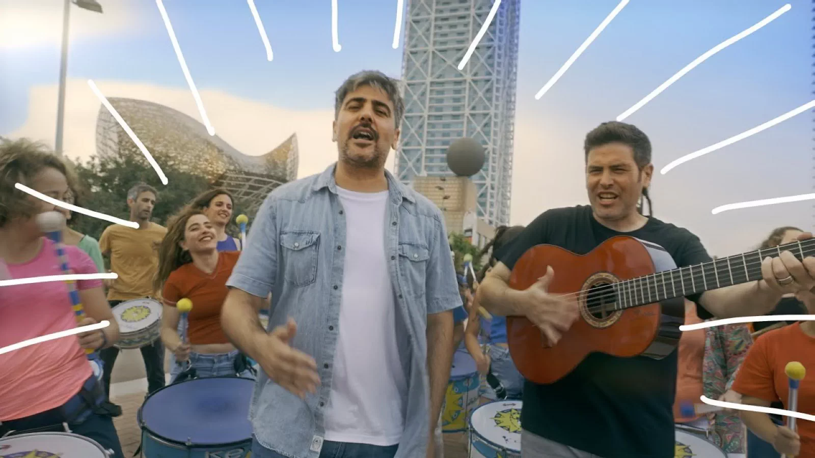 El spot de La Vuelta 2023 recorre Barcelona al ritmo de Estopa