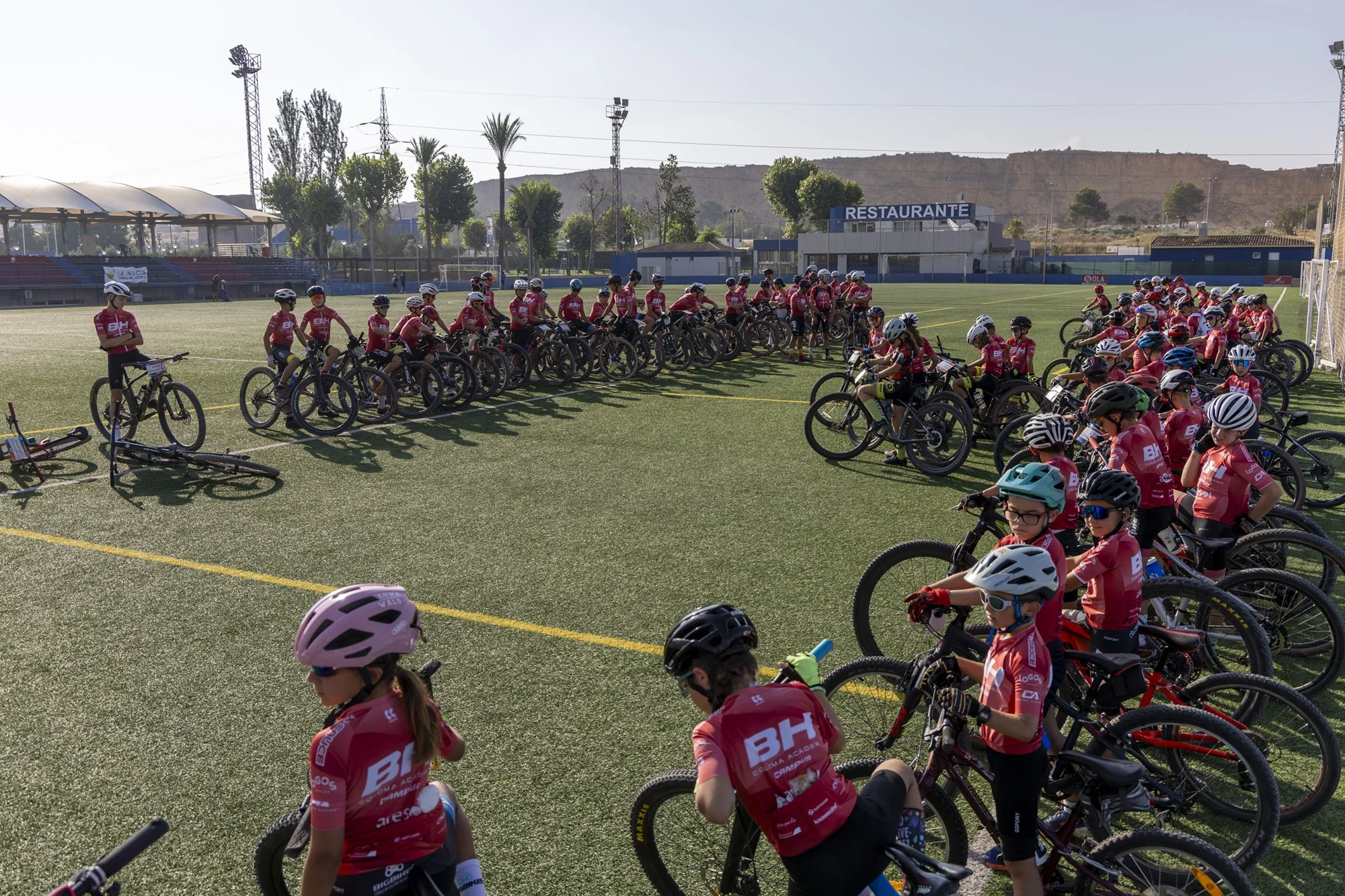 El V Campus MTB Carlos Coloma cuenta con la participación internacional en La Nucía con 110 jóvenes ciclistas