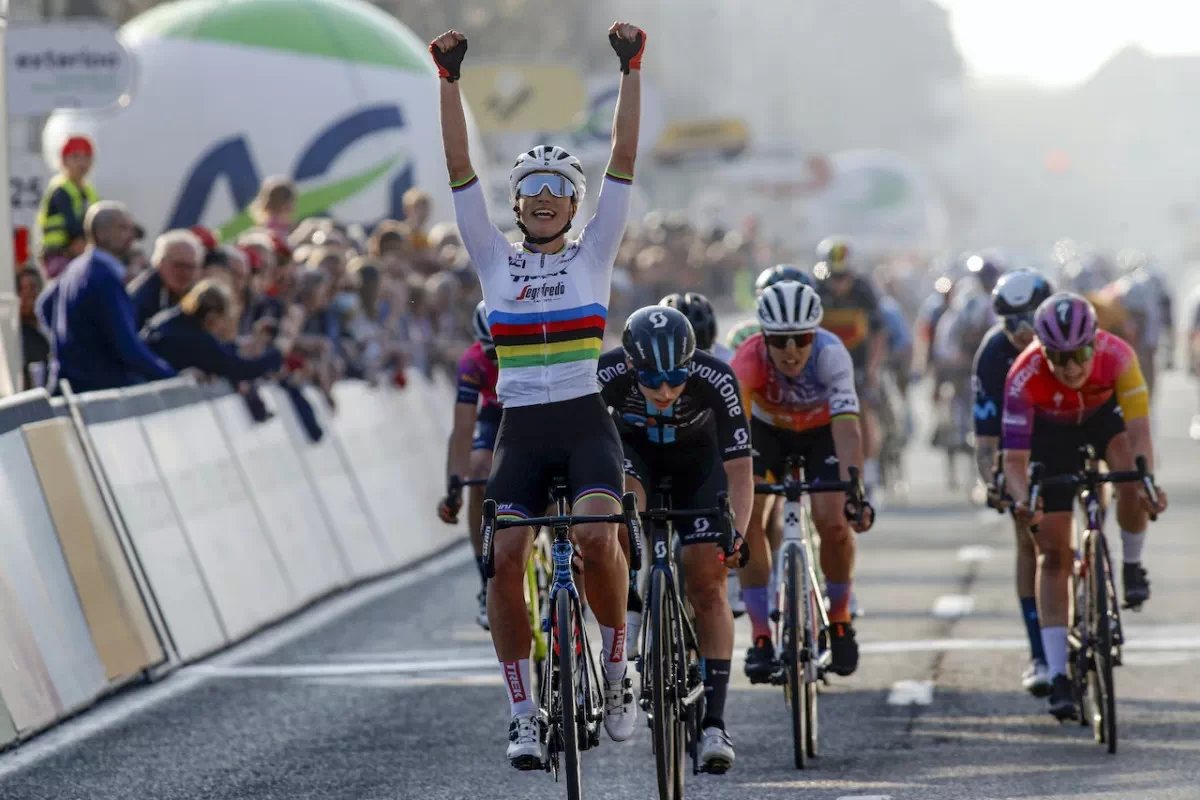 Elisa Balsamo logra una inesperada victoria en la  Classic Brugge-De Panne