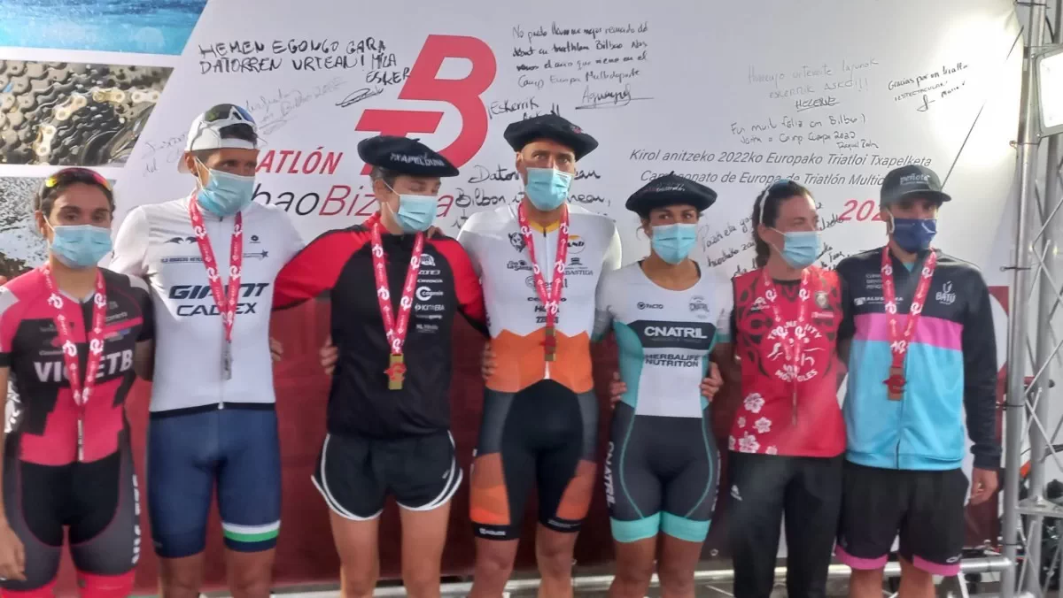 Emilio Aguayo y Helene Alberdi ganan el Campeonato de España de Triatlón MD en Bilbao