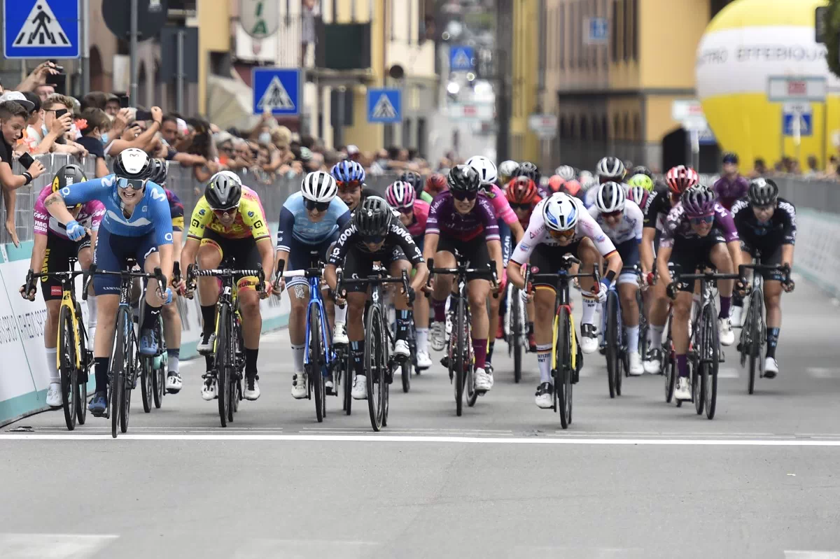 Emma Norsgaard consigue el triunfo de etapa en el Giro Donne