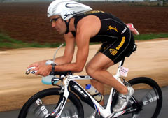 Eneko Llanos ganan el IronMan de Lanzarote