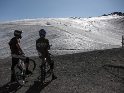 Esquía y practica el descenso en Alpe d Huez