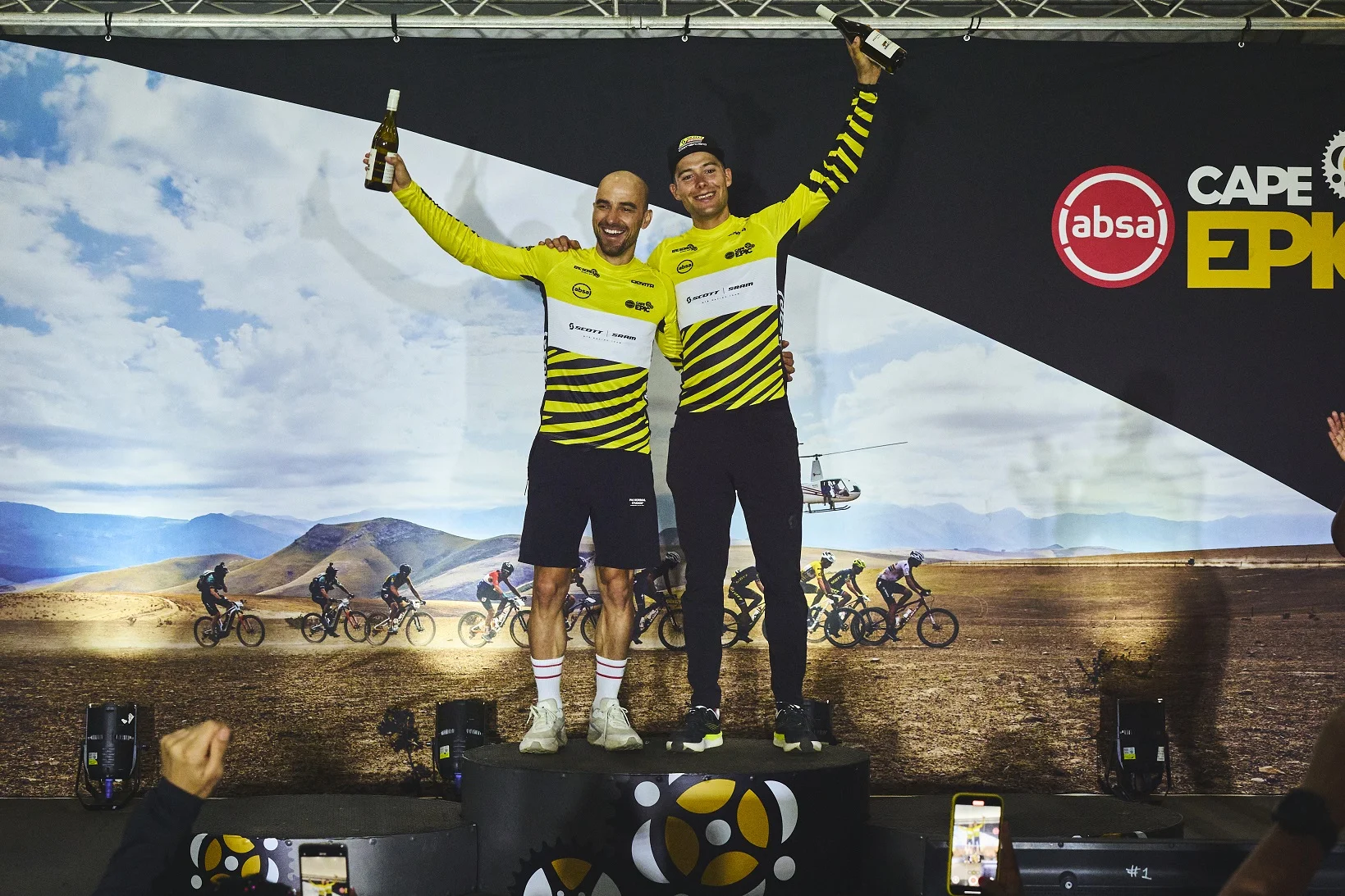 Etapa 1 Absa Cape Epic: Schurter y Colombo visten el Amarillo