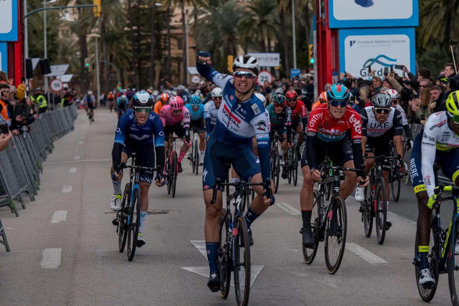 Ethan Vernon gana al sprint el Trofeu Palma