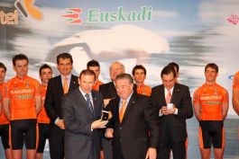 Euskaltel Euskadi se presenta en el Artium 
