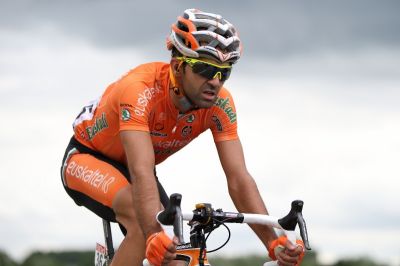 Euskaltel salva una una etapa del Tour con averías y caídas