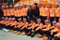 El Euskatel Euskadi estrena nuevo maillot en Benidorm