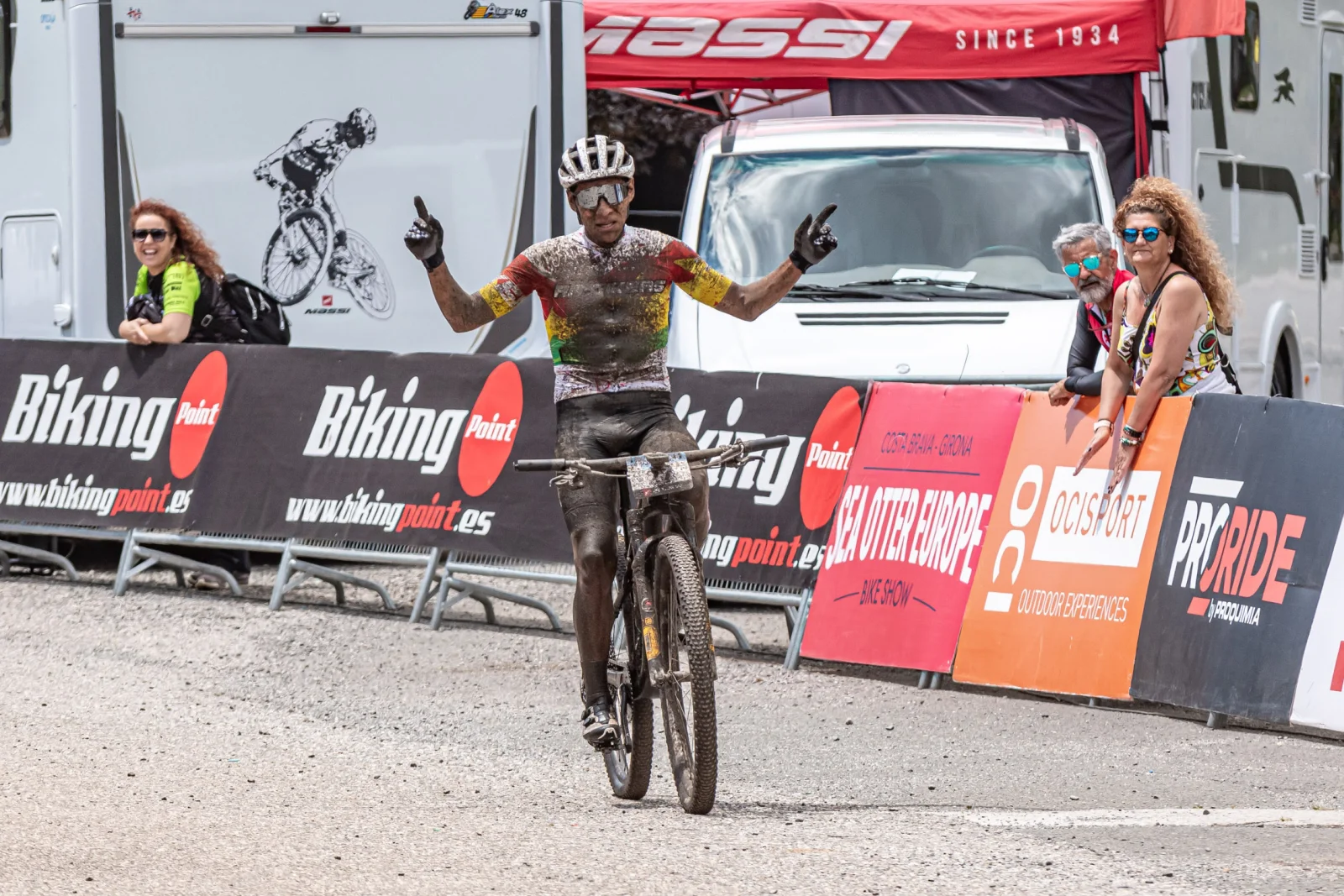 Ever Gómez y Nuria Bosh ganadores en la COPA CATALANA INTERNACIONAL BTT BIKING POINT de Valle de Boí