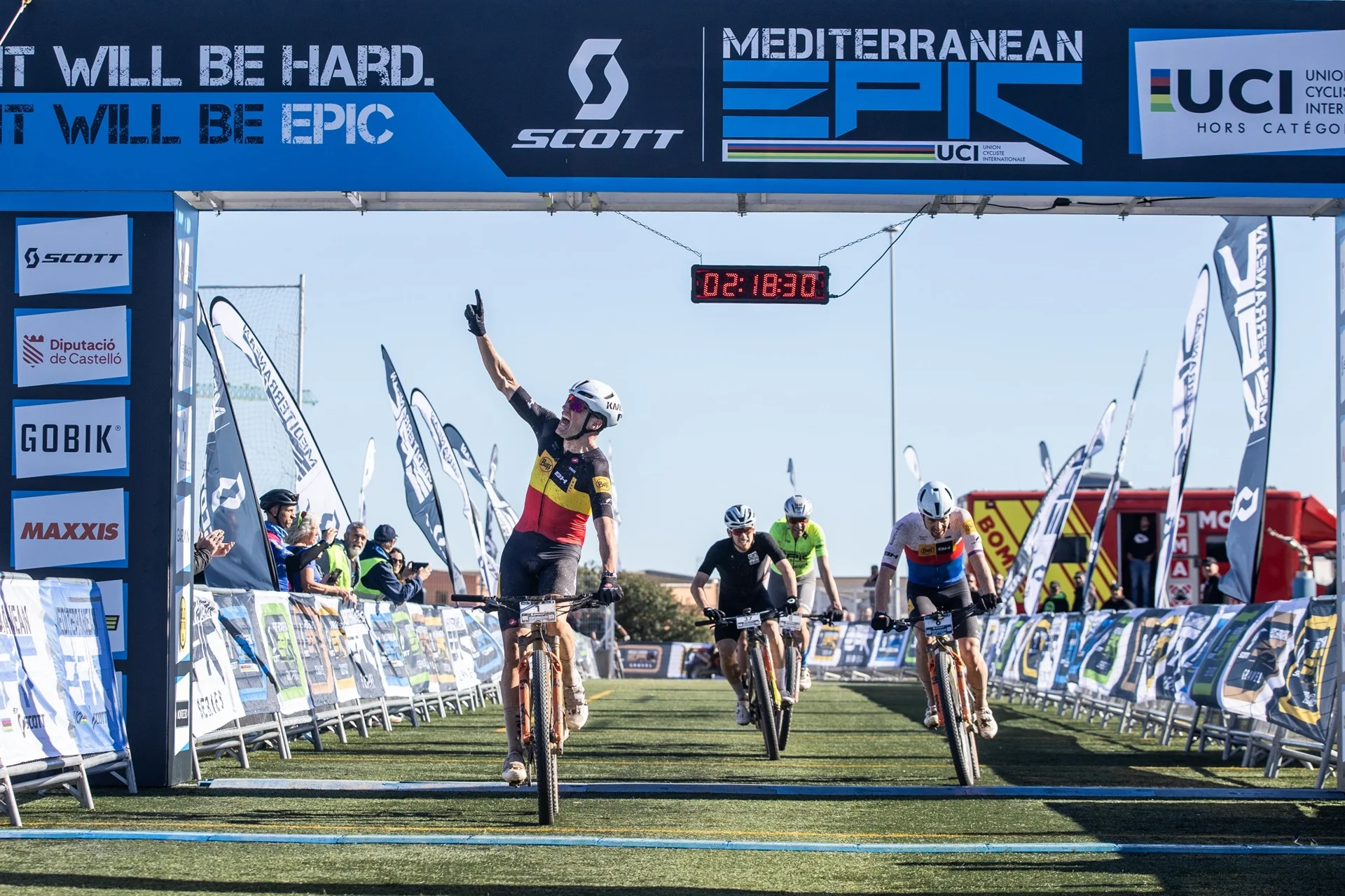 Exhibición de Natalia Fischer y victoria al sprint de Alleman en la Mediterranean Epic