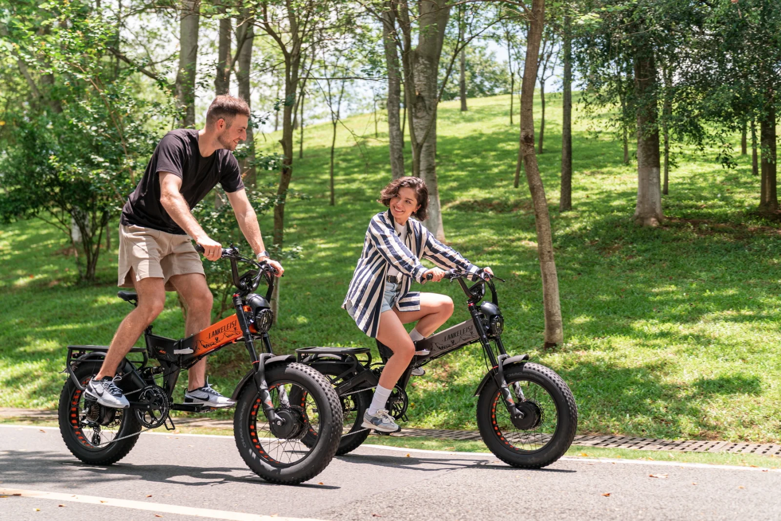 Explora la gama de bicicletas eléctricas LANKELEISI: Alto rendimiento gracias a su motor DUAL