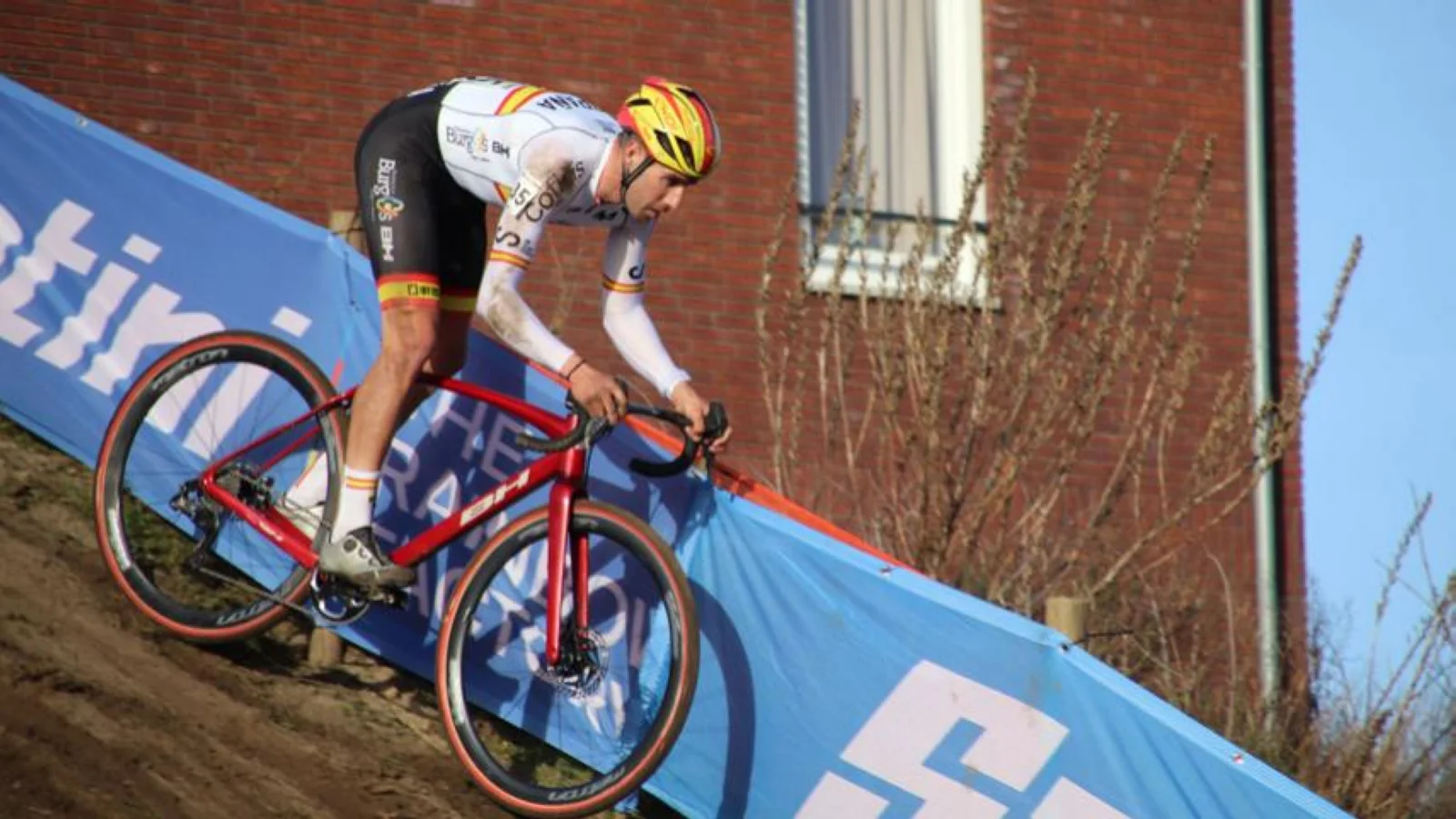 Felipe Orts logra el TOP Ten en el europeo de ciclocross