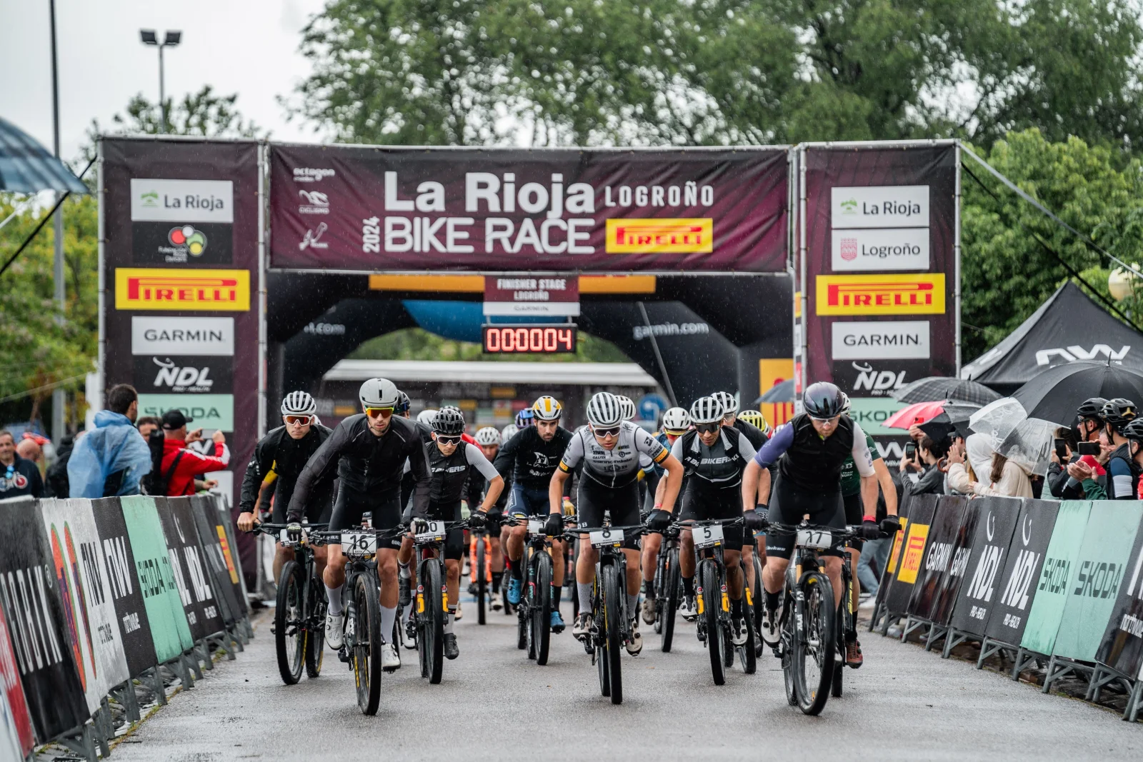 Felipe Orts y Txell Figueras se alzan con la victoria final en La Rioja Bike Race by Pirelli