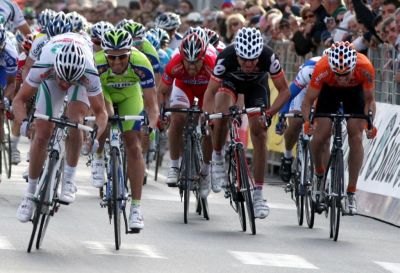 Fernández de Larrea buscará la victoria en la Milan - San Remo