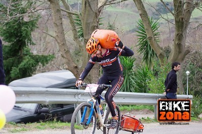 Fiesta del ciclismo en la cronoescalada de Santa Ageda